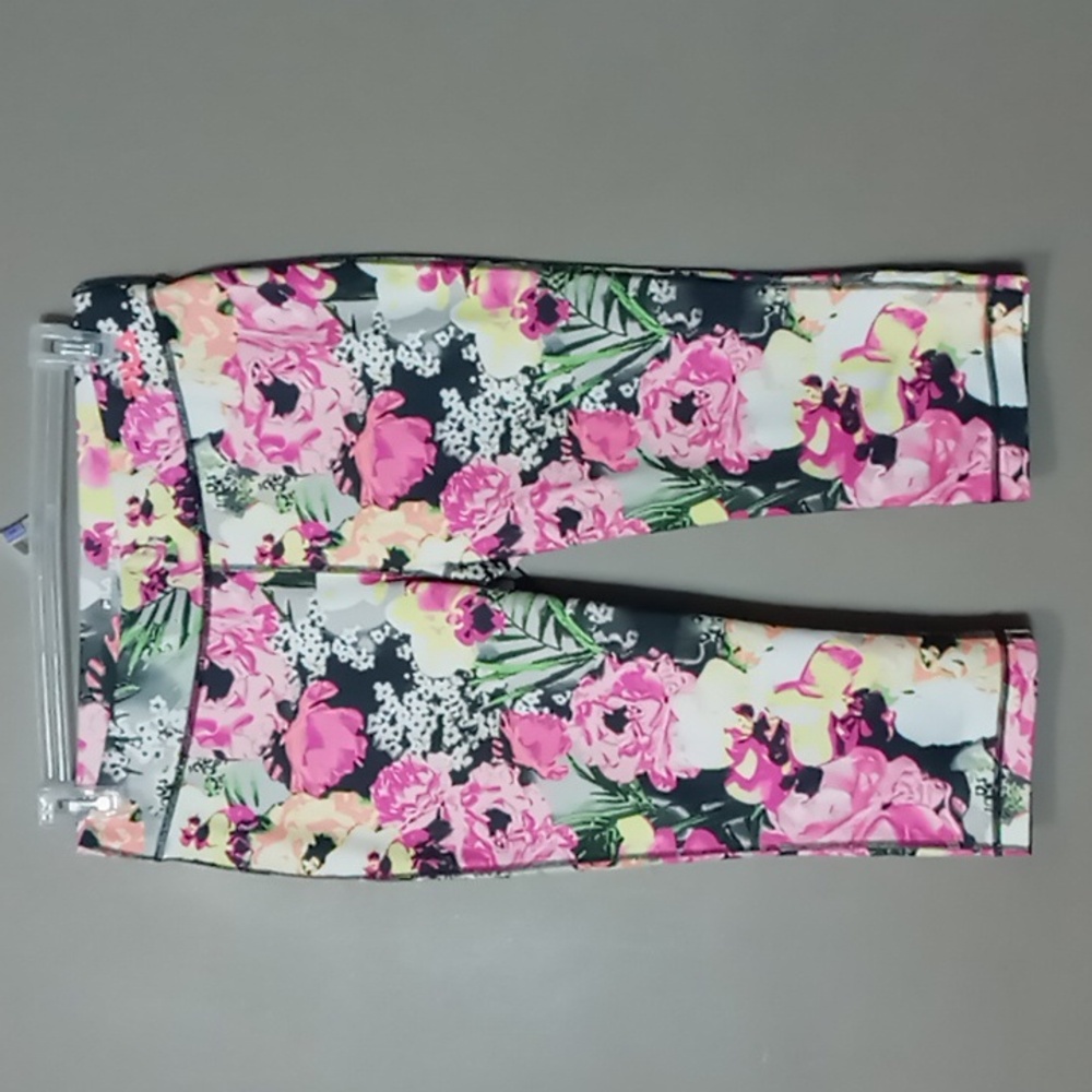 Fila Sport Bright Flowered Running Capri Pants M